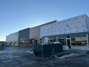 1 Beacon Hill Dr, Sylvan Lake, AB à louer Photo de la construction– Image 1 sur 2