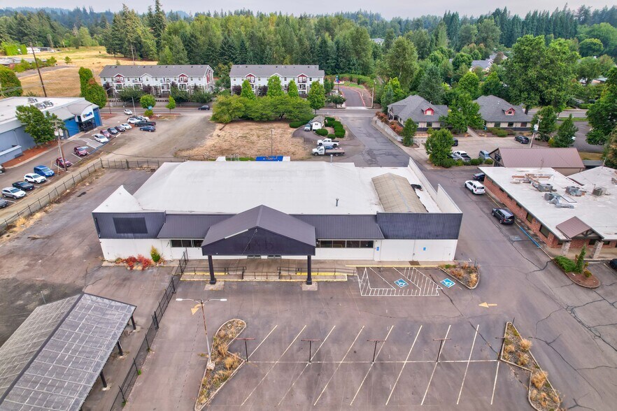 350 Hickory St NW, Albany, OR à louer - Photo de l’immeuble – Image 3 sur 16