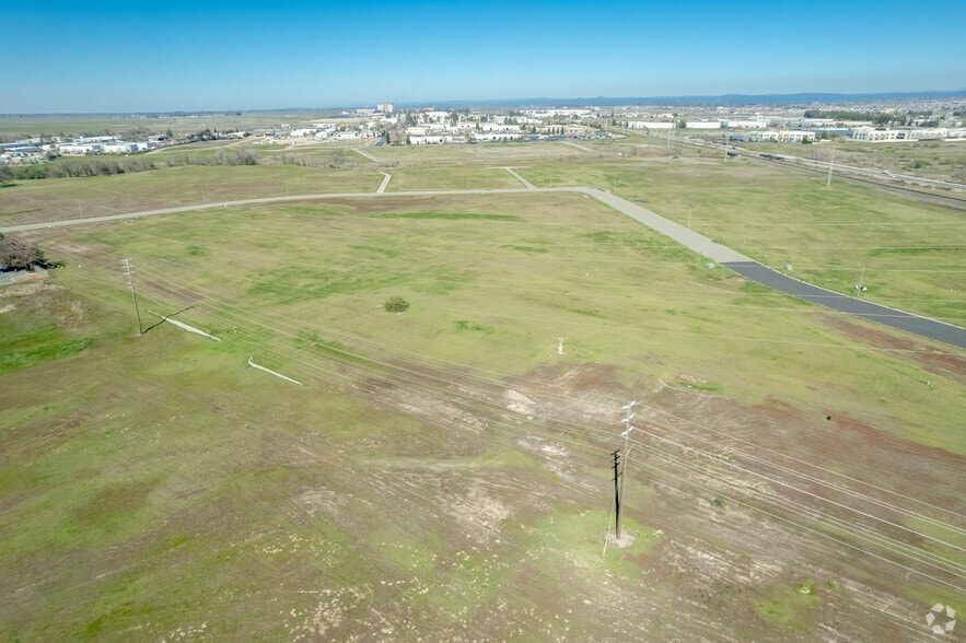 Winding Creek Rd, Roseville, CA à louer - Aérien – Image 2 sur 10