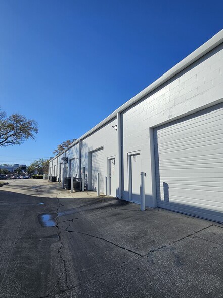 5730 Bowden Rd portefeuille de 3 biens à vendre sur LoopNet.fr - Photo de l’immeuble – Image 3 sur 8