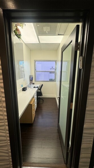 375 N Canon Dr, Beverly Hills, CA à louer - Photo intérieure – Image 2 sur 21