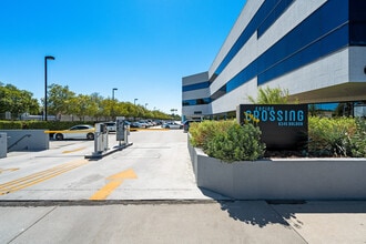 6345 Balboa Blvd, Encino, CA à louer Photo de l’immeuble– Image 2 sur 5