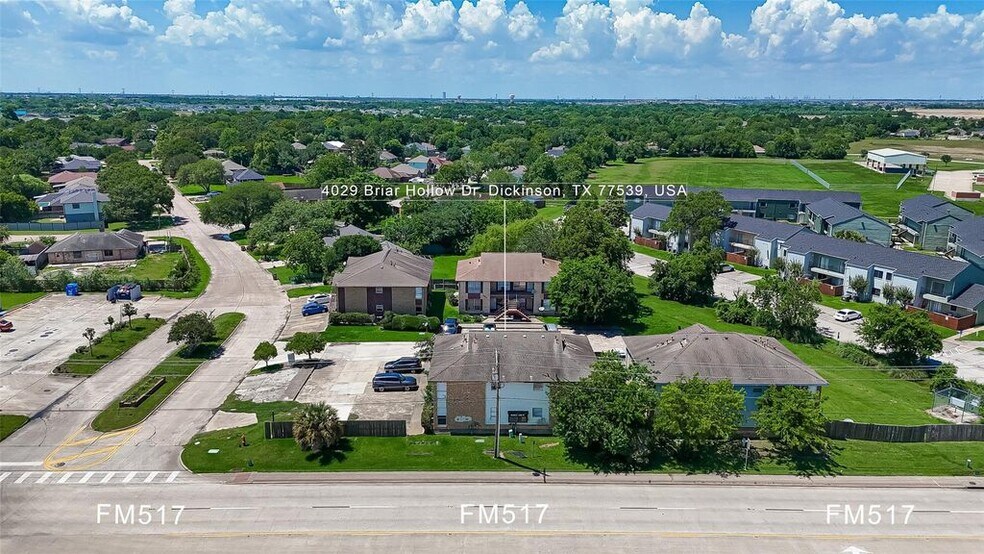 4029 Briar Hollow Dr, Dickinson, TX à vendre - Photo de l’immeuble – Image 2 sur 38