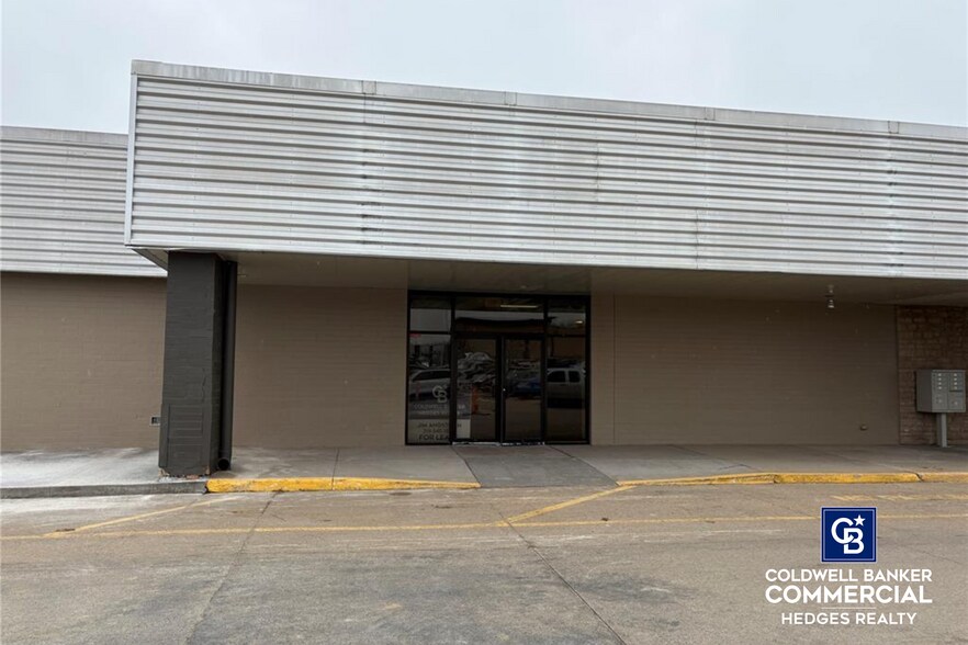 4700 Tama St SE, Cedar Rapids, IA à louer - Photo de l’immeuble – Image 1 sur 12