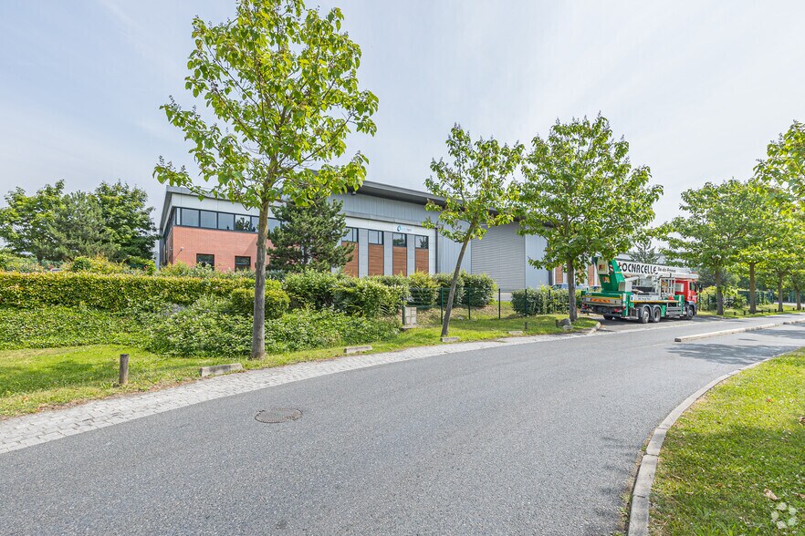 8 Rue du Commandant d'Estienne d'Orves, Villeneuve-la-Garenne à louer - Photo de l’immeuble – Image 3 sur 3