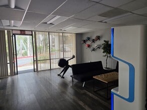 10045 Carroll Canyon Rd, San Diego, CA à louer Hall d’entrée– Image 2 sur 8