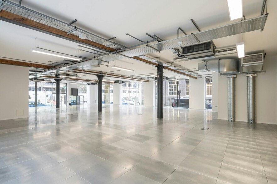 8 Shepherdess Walk, Londres à louer - Photo de l’immeuble – Image 1 sur 3