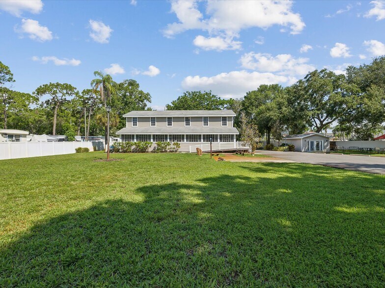 1055 Philippe Pky, Safety Harbor, FL à vendre - Photo principale – Image 1 sur 54