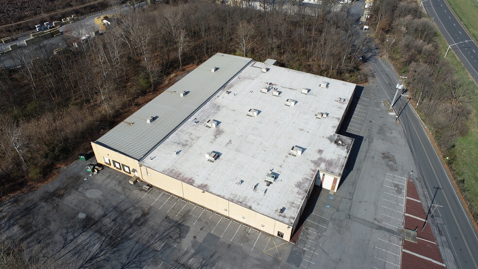 110 Commerce Way, Stockertown, PA à vendre - Photo de l’immeuble – Image 3 sur 8