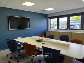 Local d’activités dans Jonage à louer Photo intérieure– Image 2 sur 3