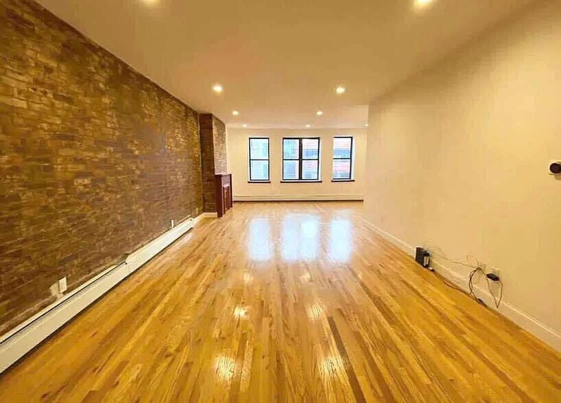 1215 Bedford Ave, Brooklyn, NY à vendre - Photo de l’immeuble – Image 3 sur 8