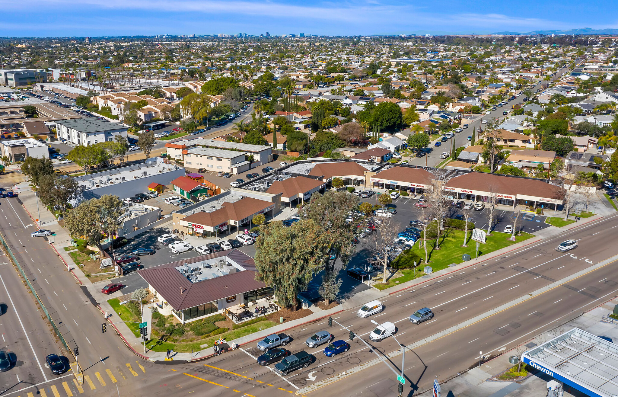 7608-7612 Linda Vista Rd, San Diego, CA à louer Photo de l’immeuble– Image 1 sur 3