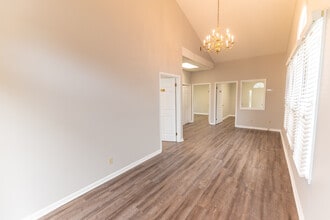 4230-4244 McFarland Blvd, Northport, AL à louer Photo intérieure– Image 2 sur 11