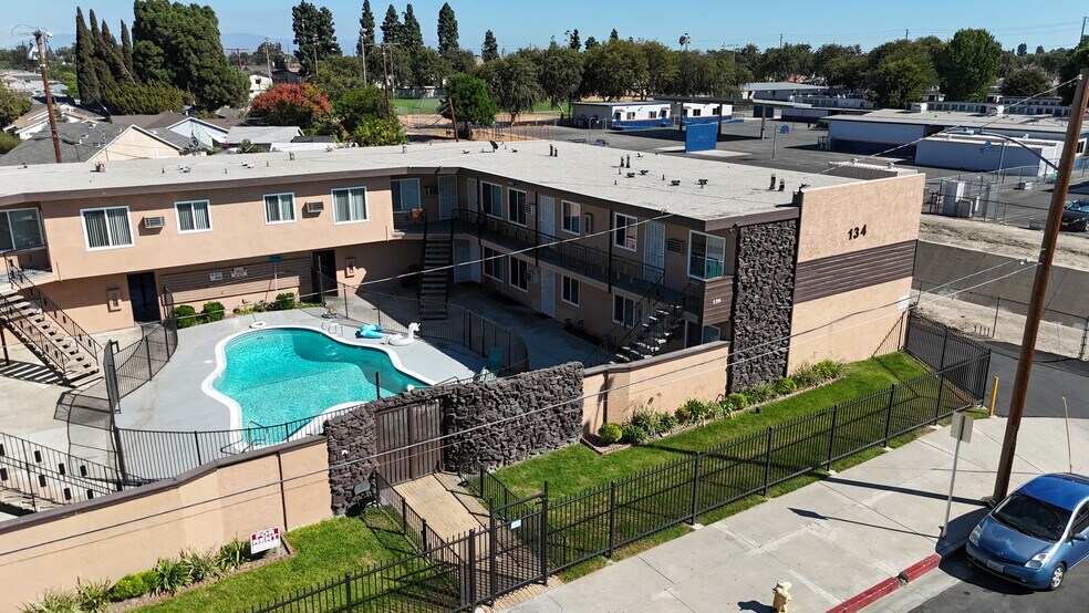 134 S Pritchard Ave, Fullerton, CA à vendre - Photo de l’immeuble – Image 3 sur 14
