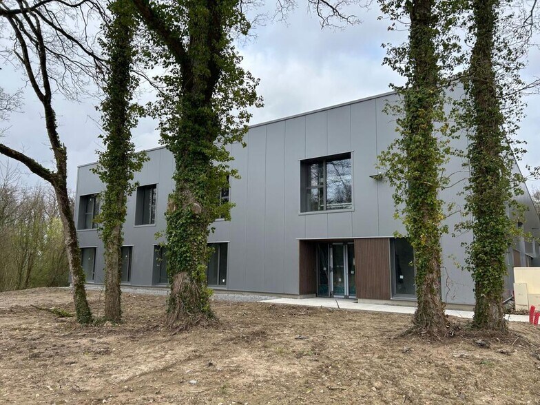 Bureau dans Saint Nazaire à louer - Photo de l’immeuble – Image 1 sur 3