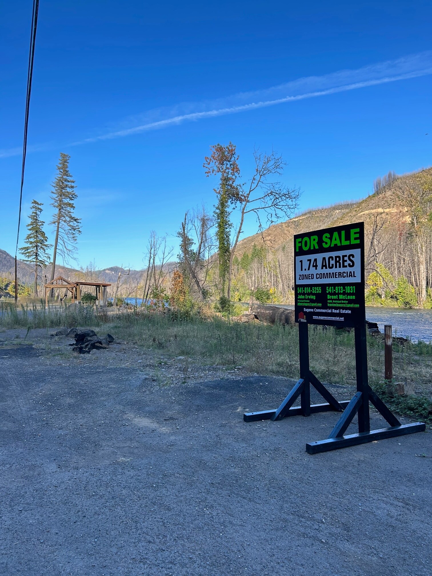 50660 McKenzie Hwy, Vida, OR à vendre Photo de l’immeuble– Image 1 sur 8