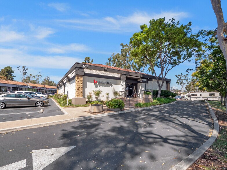 12312 Poway Rd, Poway, CA à vendre - Photo principale – Image 1 sur 6