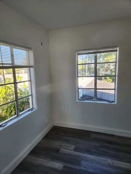 813 N J St, Lake Worth Beach, FL à vendre - Photo de l’immeuble – Image 3 sur 6