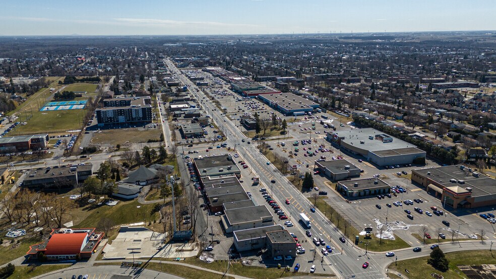 75A-97 Boul D'anjou, Châteauguay, QC à louer - Photo de l’immeuble – Image 3 sur 14