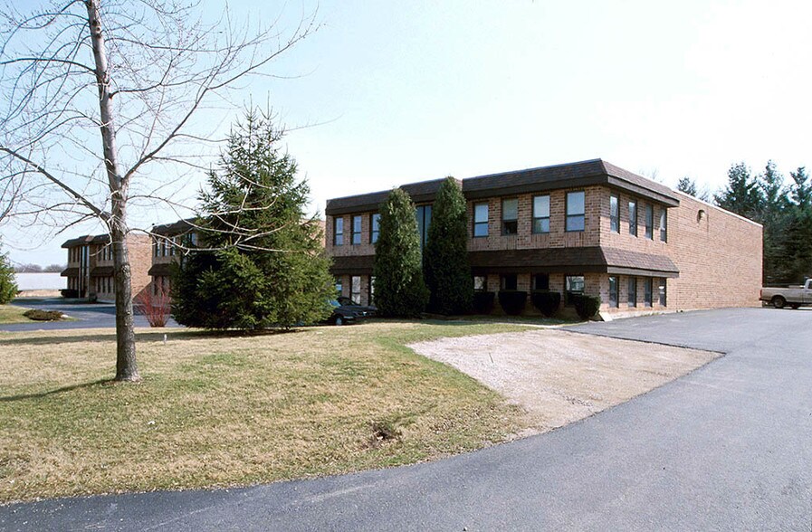 4059-4081 Joseph Dr, Waukegan, IL à louer - Photo de l’immeuble – Image 2 sur 2