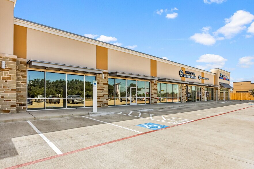 722 Katy Ft. Bend Rd., Katy, TX à louer - Photo de l’immeuble – Image 1 sur 6