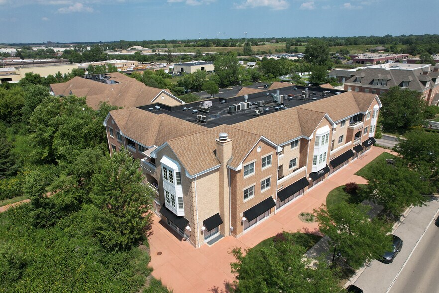 2300 Chestnut Ave, Glenview, IL à vendre - Photo de l’immeuble – Image 2 sur 3