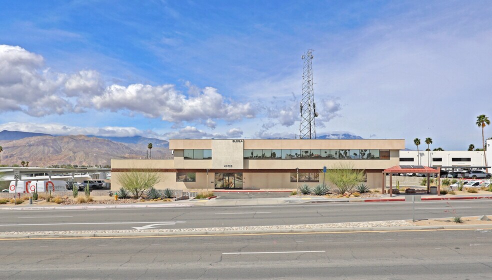41725 Cook St, Palm Desert, CA à vendre - Photo de l’immeuble – Image 1 sur 9