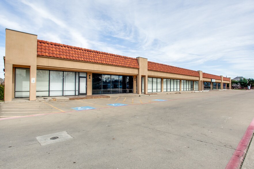 101 W Glade Rd, Euless, TX à louer - Photo de l’immeuble – Image 2 sur 14