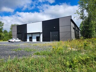 Plus de détails pour 425 Rue Yamaska, Waterloo, QC - Industriel/Logistique à vendre