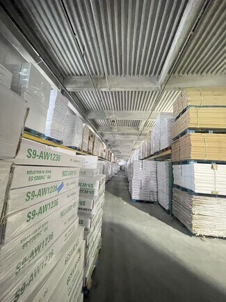 Plus de détails pour 106 Gardner Ave, Brooklyn, NY - Industriel/Logistique à louer