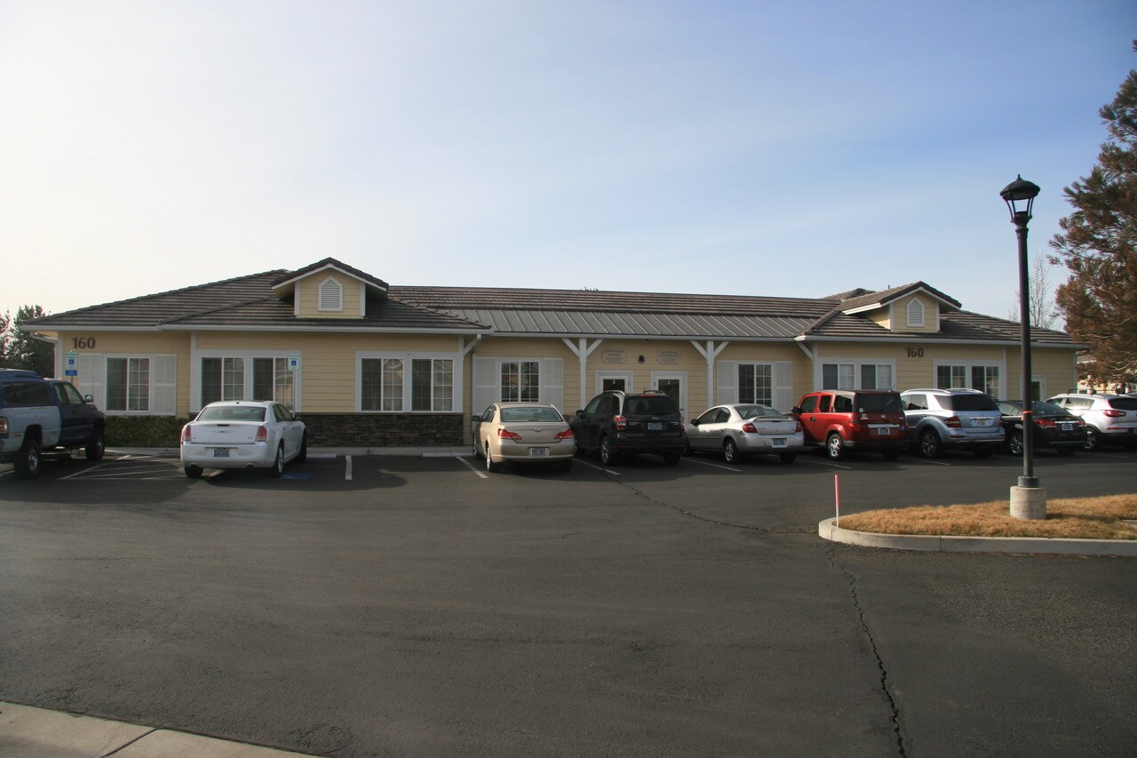 160 Country Estates Cir, Reno, NV à vendre Photo principale– Image 1 sur 9