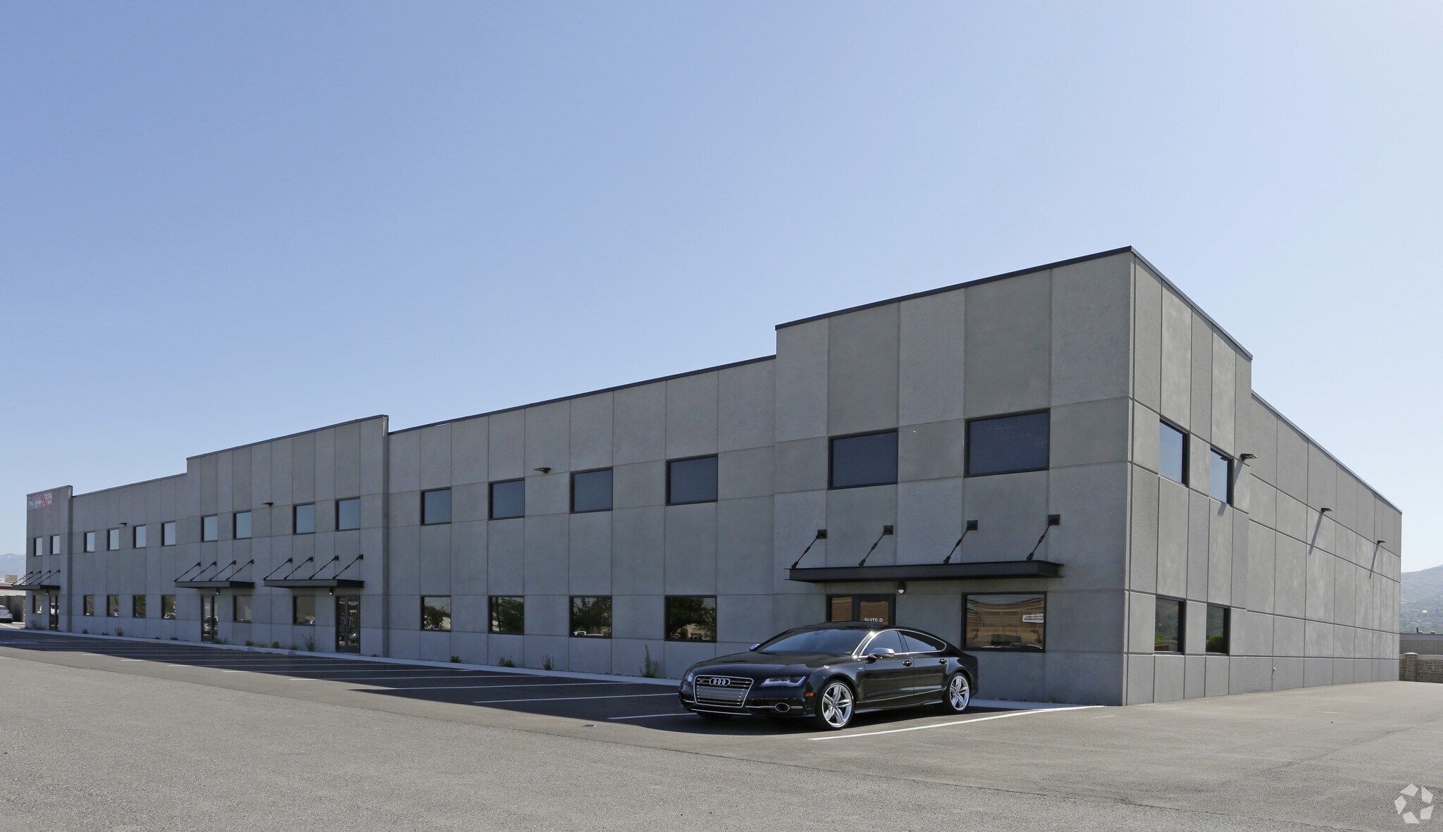 120 N Redwood Rd, North Salt Lake, UT à louer Photo principale– Image 1 sur 16