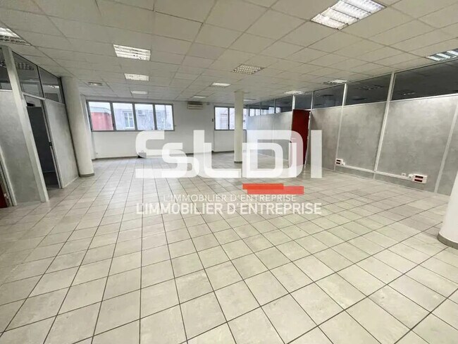 Plus de détails pour Bureau à louer