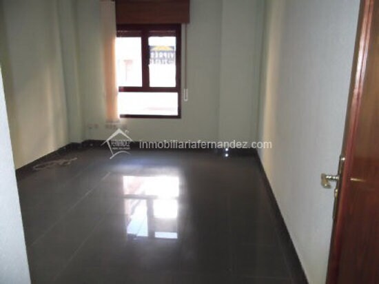 Bureau dans Cáceres à vendre - Photo de l’immeuble – Image 1 sur 9