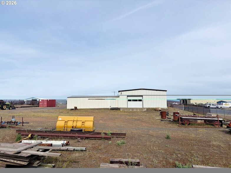 30565 Oldfield St, Hermiston, OR à vendre - Photo de l’immeuble – Image 3 sur 9
