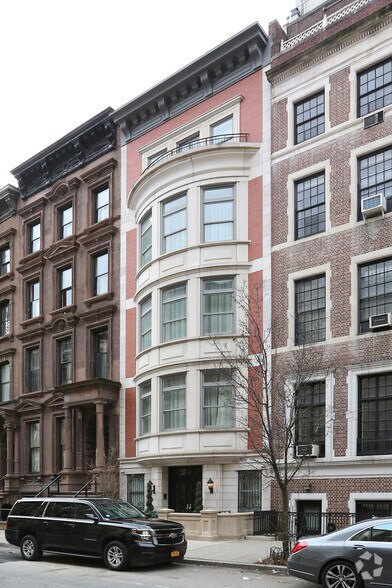 12 E 64th St, New York, NY à vendre - Photo de l’immeuble – Image 3 sur 11