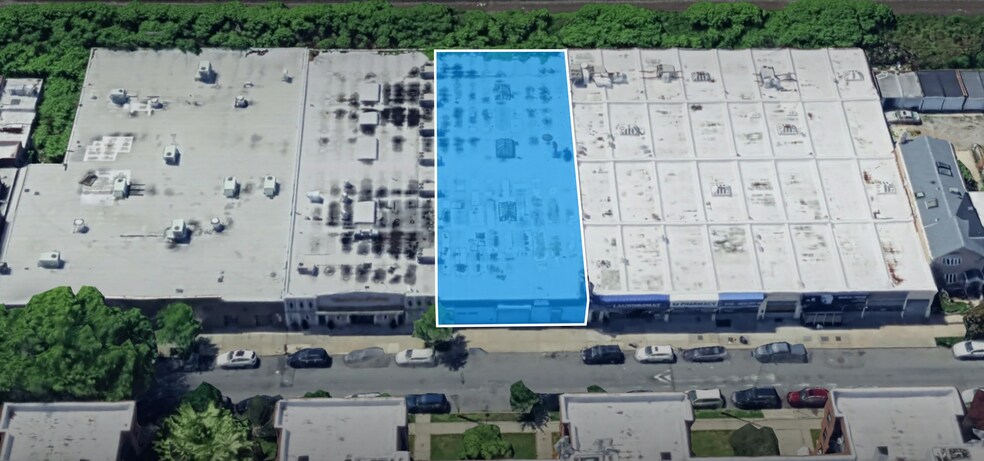 6334 Austin St, Rego Park, NY à louer - Photo de l’immeuble – Image 3 sur 6