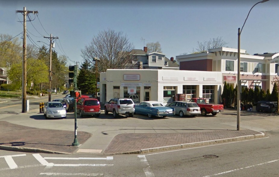 911 Washington St, Newton, MA à vendre - Photo de l’immeuble – Image 2 sur 7