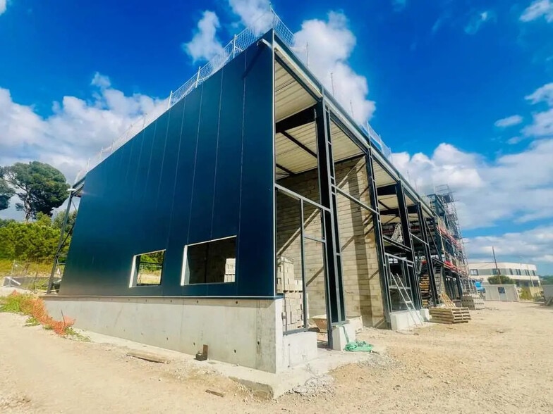 Local d’activités dans Marseille à louer - Photo de la construction – Image 3 sur 8