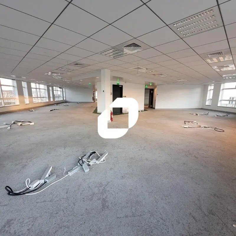 Bureau dans Issy-les-Moulineaux à louer Photo de l’immeuble– Image 1 sur 11