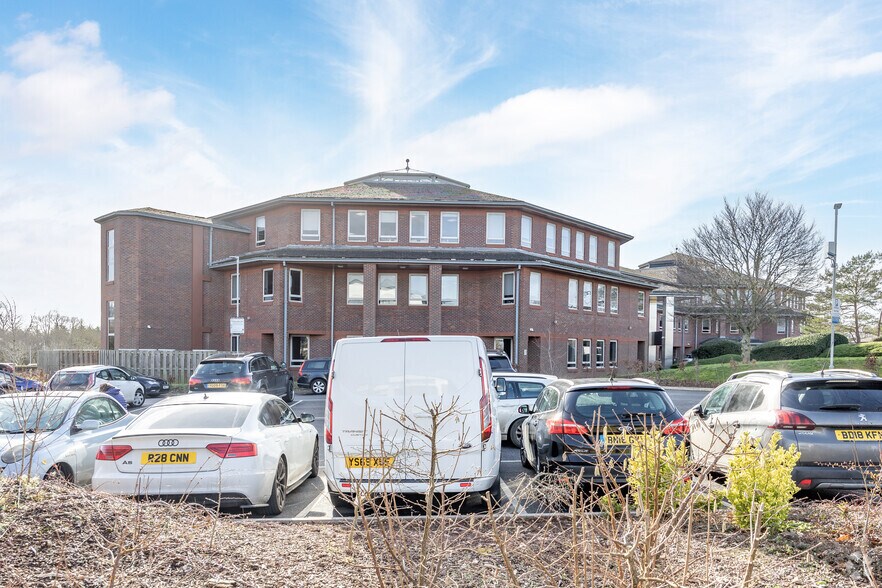 Rydon Ln, Exeter à louer - Photo principale – Image 1 sur 14
