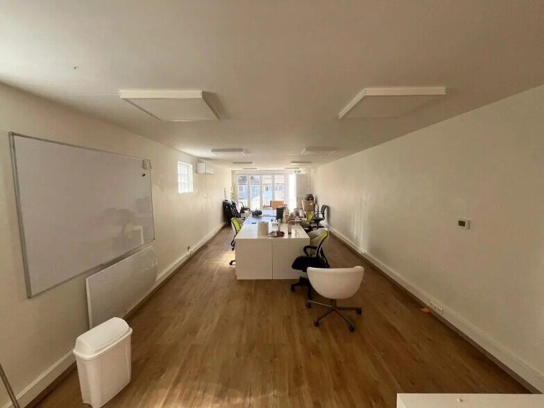 Bureau dans Nanterre à louer - Photo de l’immeuble – Image 2 sur 8