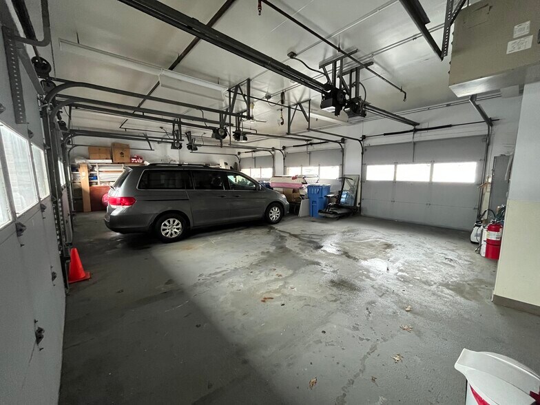 2760 Som Center Rd, Willoughby, OH à vendre - Photo intérieure – Image 3 sur 9