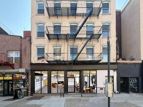 129-137 Johnson Ave, Brooklyn, NY à louer Autre– Image 1 sur 2