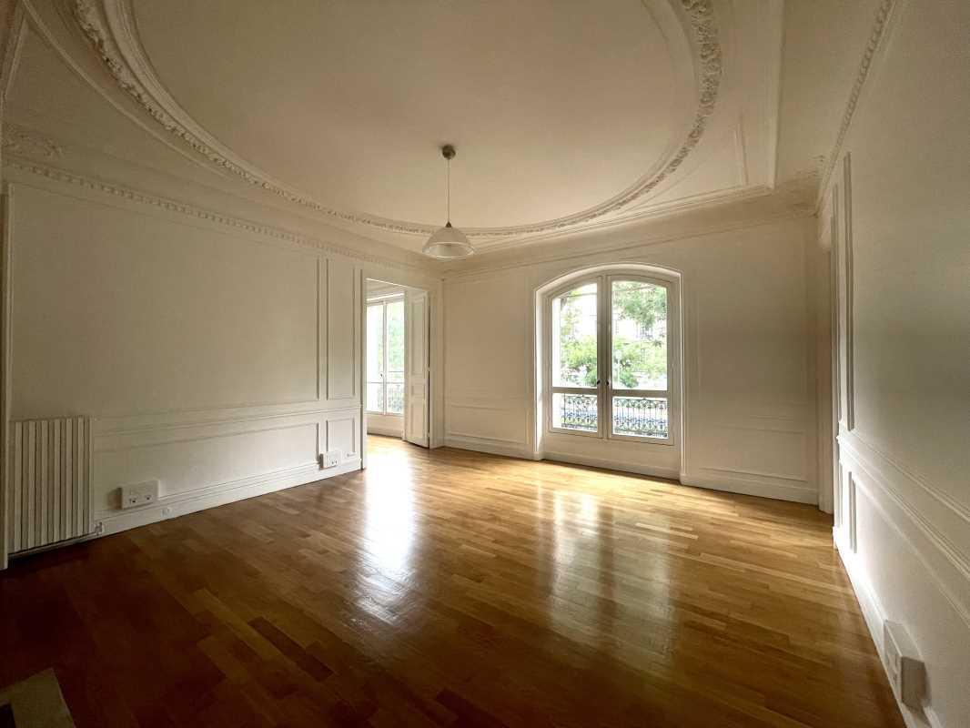 Bureau dans Paris à louer Photo de l’immeuble– Image 1 sur 5