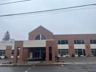 Plus de détails pour 11 N Fayette St, Mercersburg, PA - Local d'activités à louer