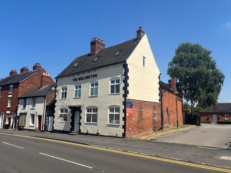 78 High St, Uttoxeter à vendre - Photo de l’immeuble – Image 1 sur 16