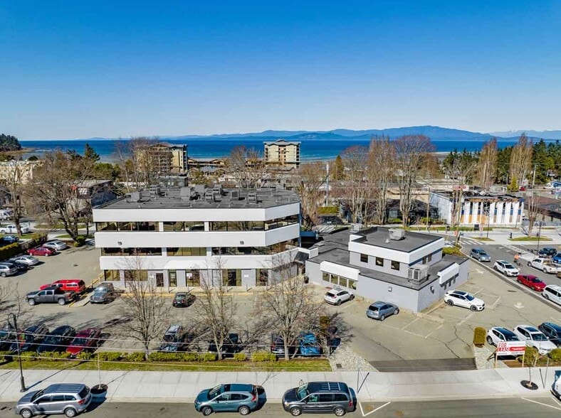 154 Memorial Av, Parksville, BC à louer - Photo principale – Image 1 sur 4
