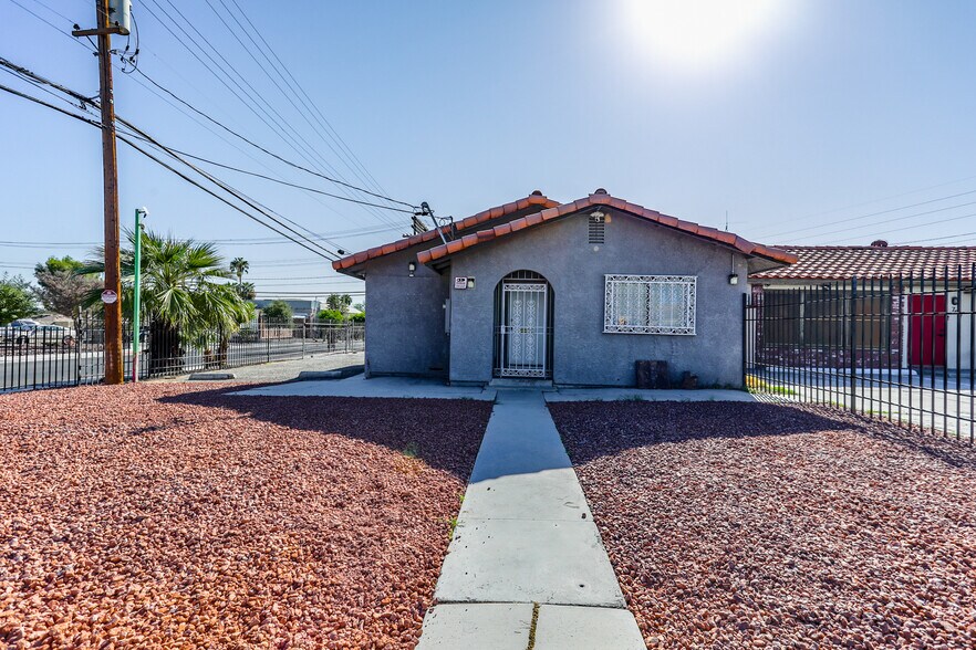 703 S 10th St, Las Vegas, NV à vendre - Photo de l’immeuble – Image 2 sur 51