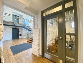 325 N Queen St, Lancaster, PA à louer Photo intérieure– Image 2 sur 7
